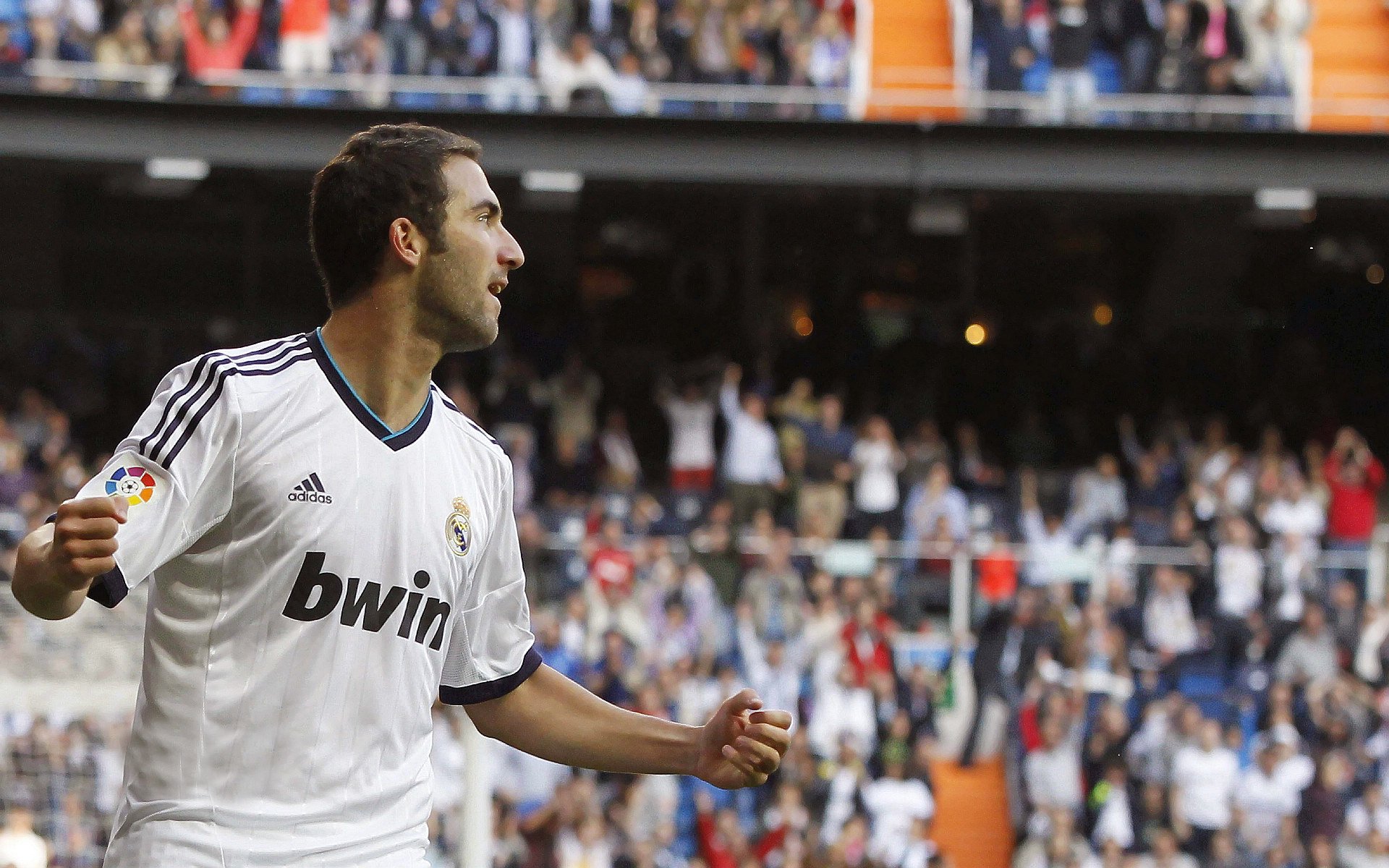 开云体育移动版-“尼古拉斯·桑特基的快速反应与精准控制，带领阿根廷美洲狮队走向未来”